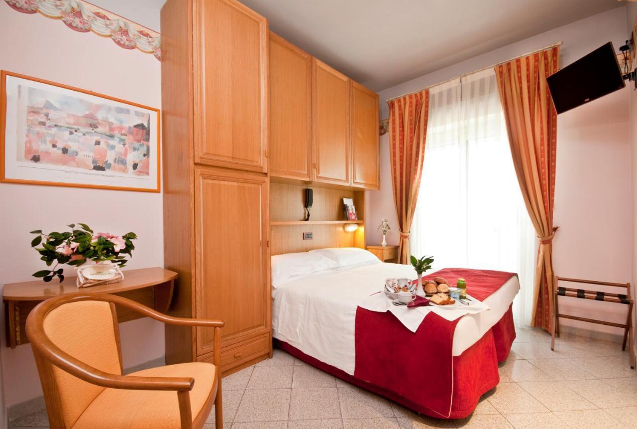 Hotel Kennedy Rimini Exterior foto