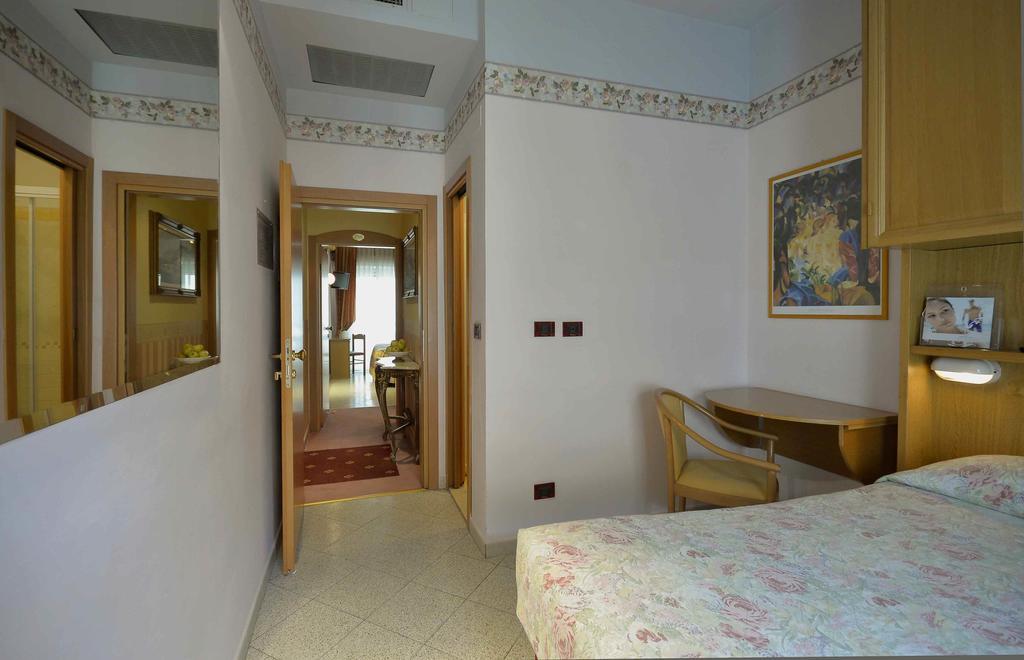 Hotel Kennedy Rimini Exterior foto