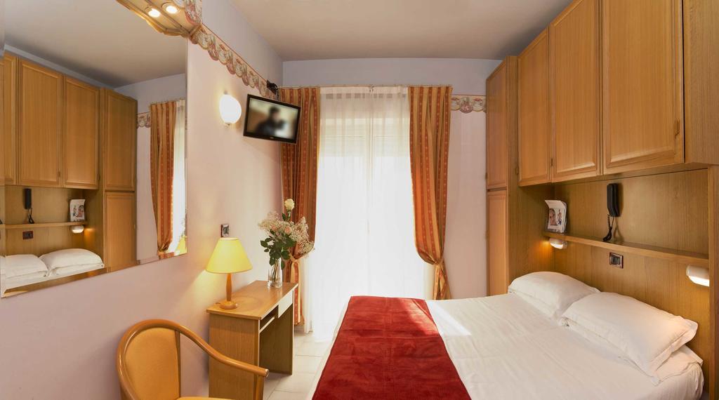 Hotel Kennedy Rimini Exterior foto